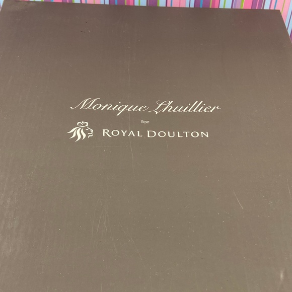 Monique Lhuillier for Royal Doulton pair of wine glasses NIB - Picture 9 of 10